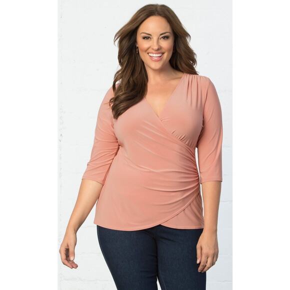 Chemise Rose col français avec bouton caché